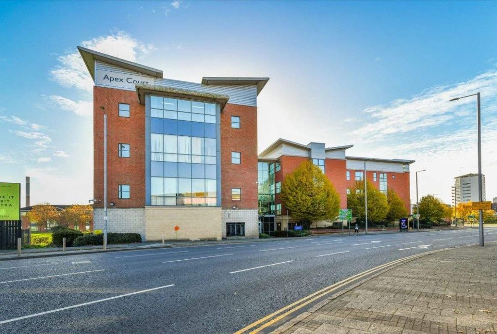 Property photo 2 of 17