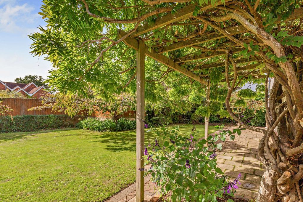 Property photo 3 of 13 Garden