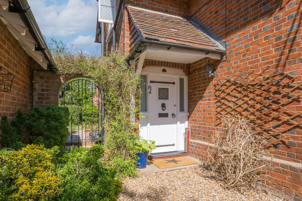 Property photo 2 of 24