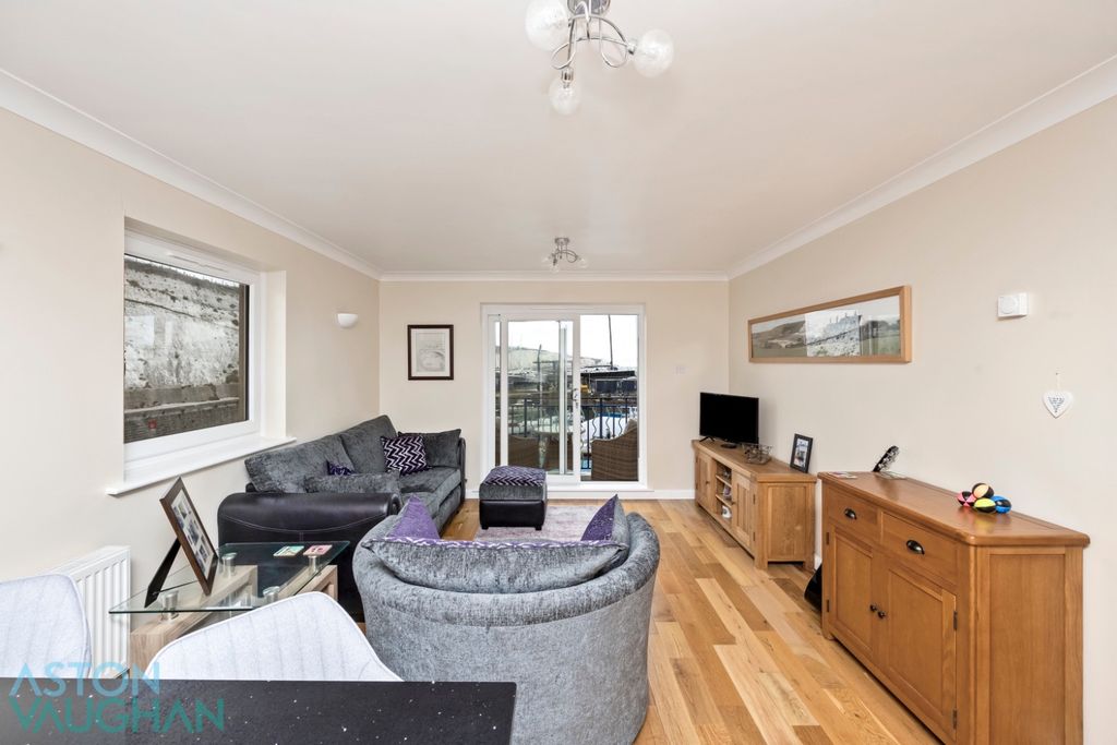 Property photo 3 of 19 5721203