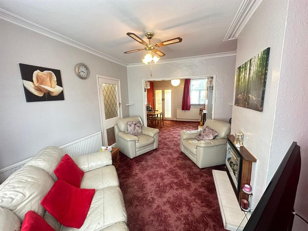 Property photo 3 of 25