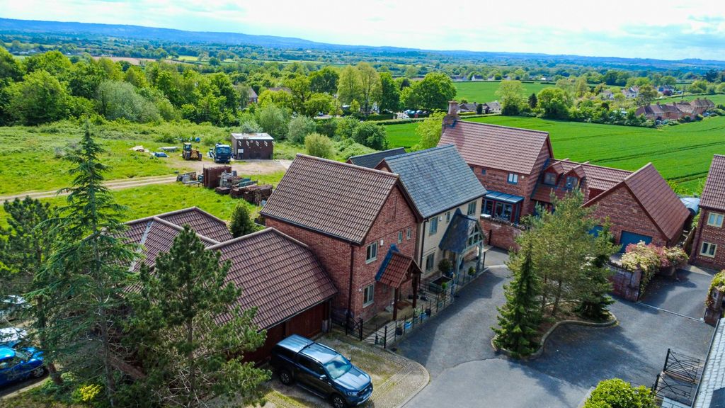 Property photo 2 of 19 5127622