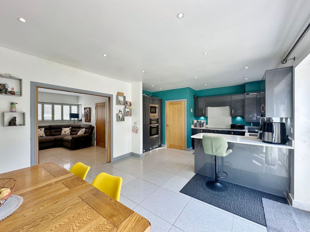 Property photo 2 of 27 Photo 6