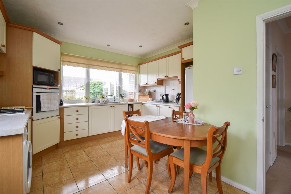 Property photo 2 of 16 Kitchen/Diner