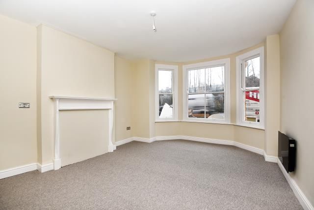 Property photo 1 of 6 Kitchenette