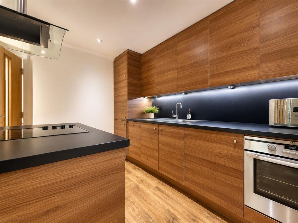 Property photo 2 of 6 Kitchen