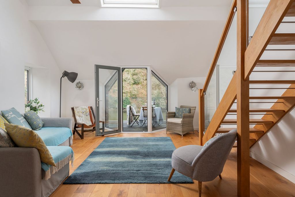 Property photo 1 of 14 Living Space_4 The Quay, Tuckenhay