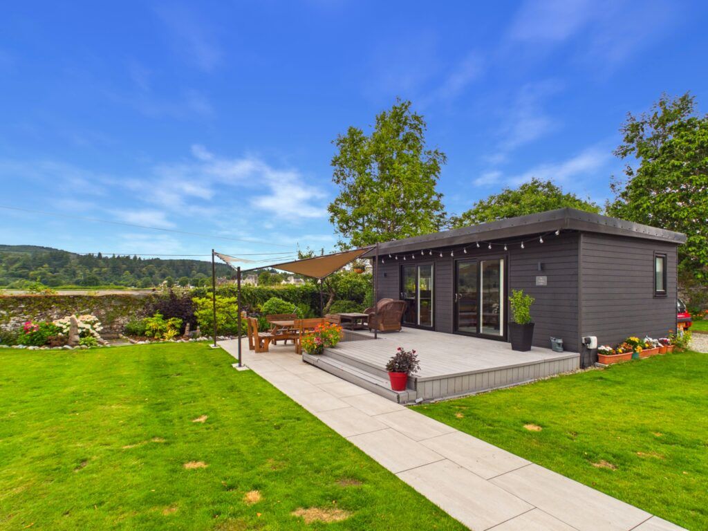 Property photo 2 of 51