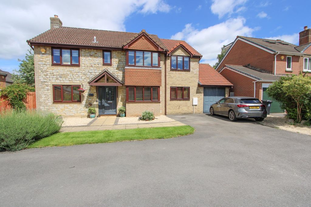 Property photo 1 of 31