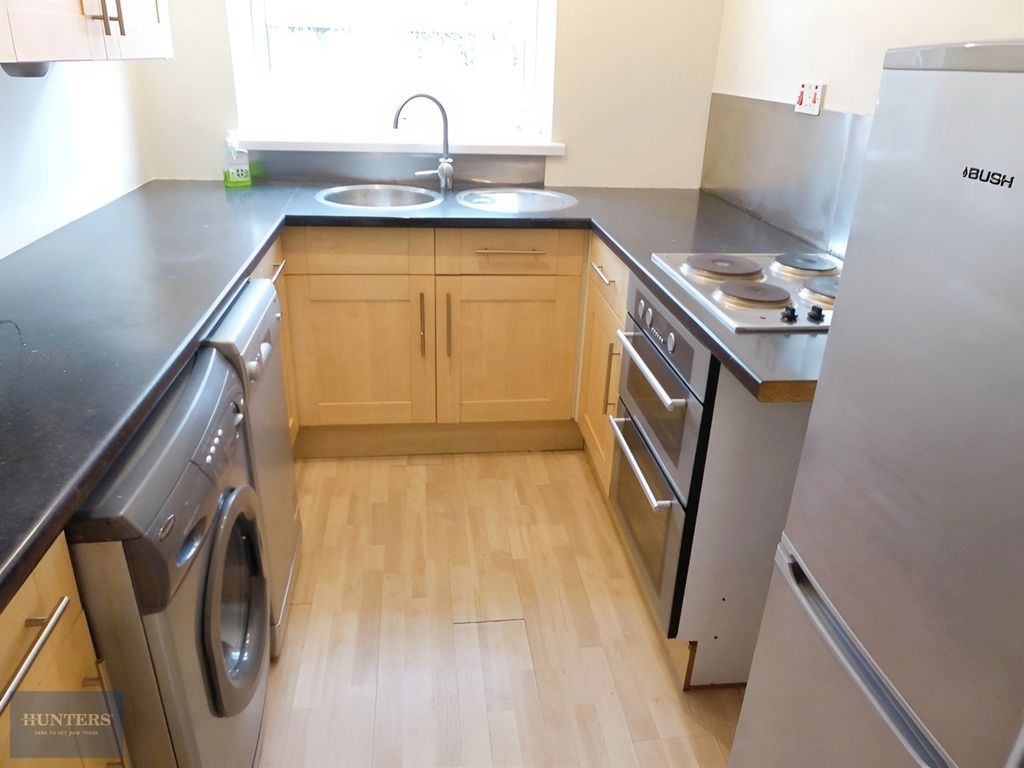 Property photo 2 of 8 Kitchen