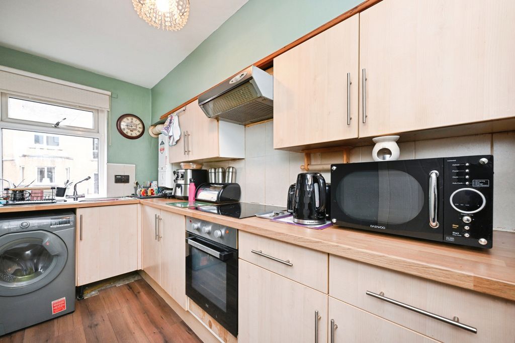 Property photo 3 of 15 Kitchen