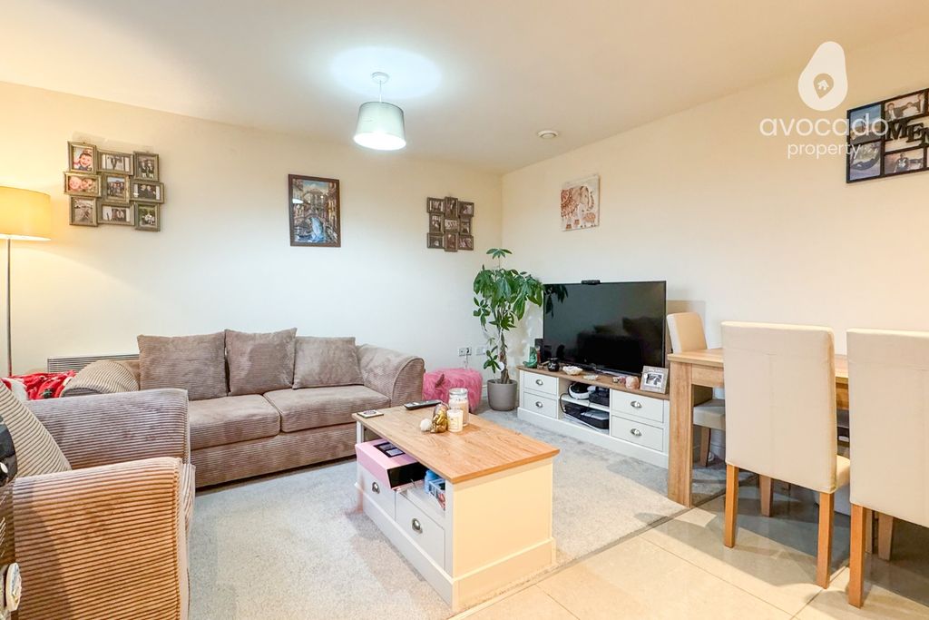 Property photo 2 of 8 3795726