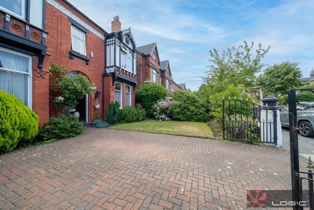 Property photo 3 of 49