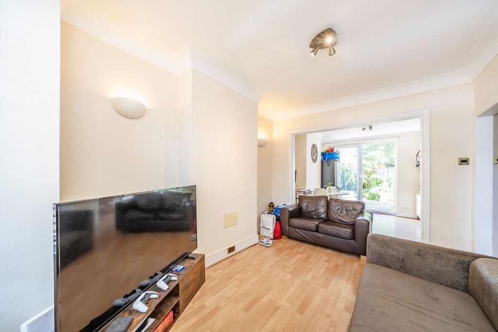 Property photo 3 of 8