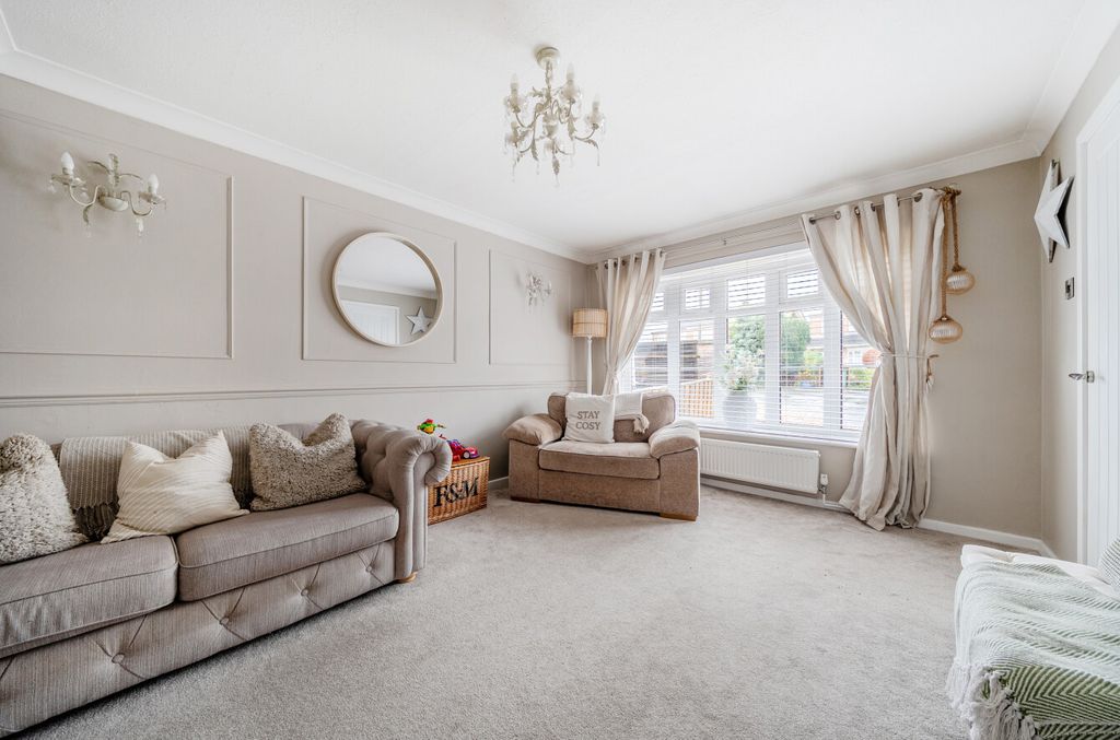 Property photo 3 of 31 1382101-9-6917216...