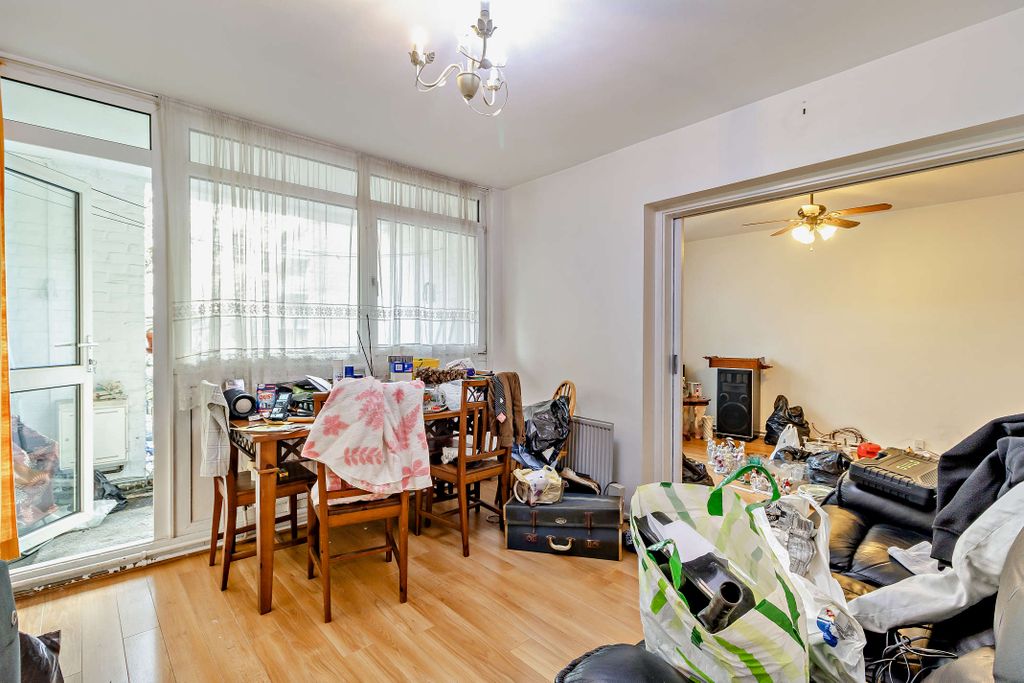 Property photo 3 of 11