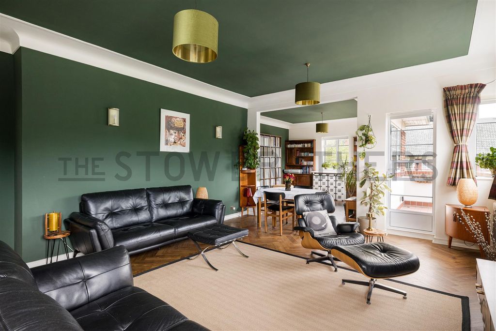 Property photo 2 of 35