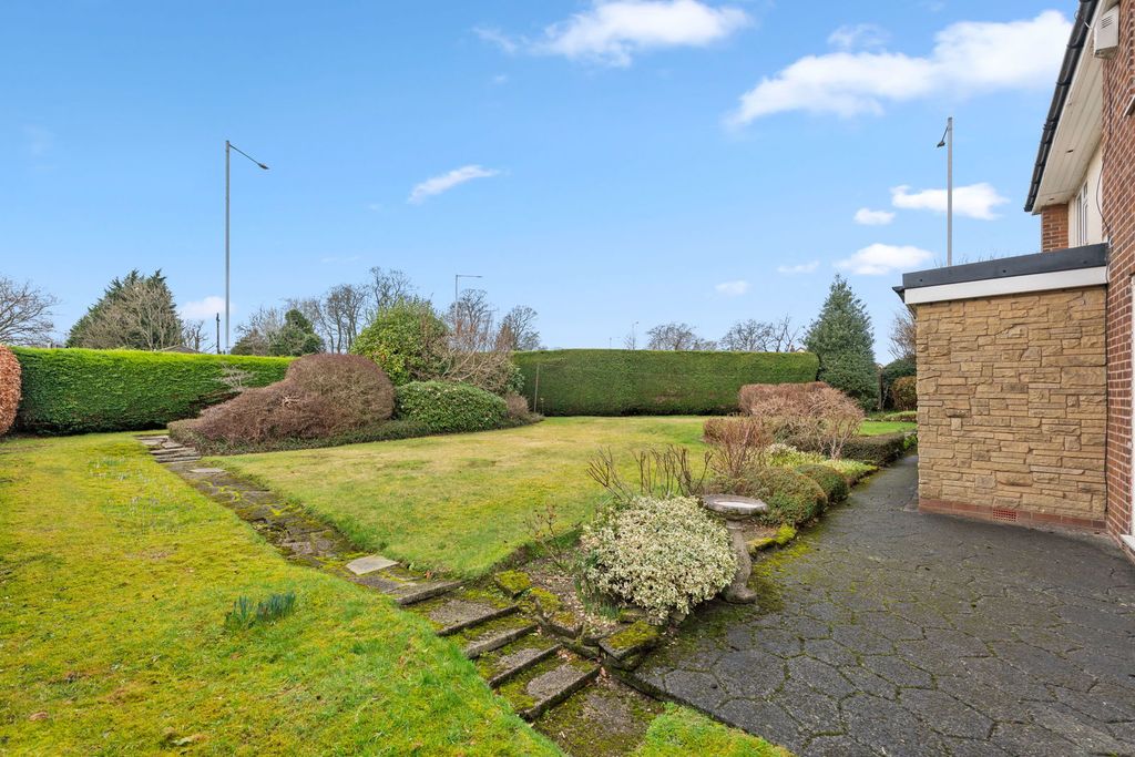 Property photo 2 of 28