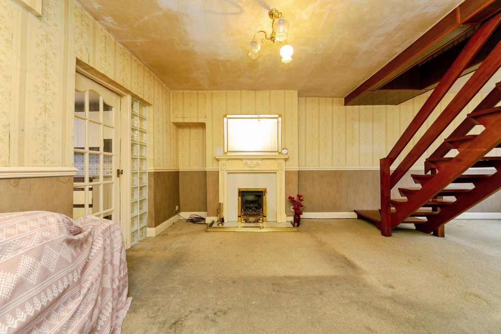 Property photo 3 of 16 Dinng Area