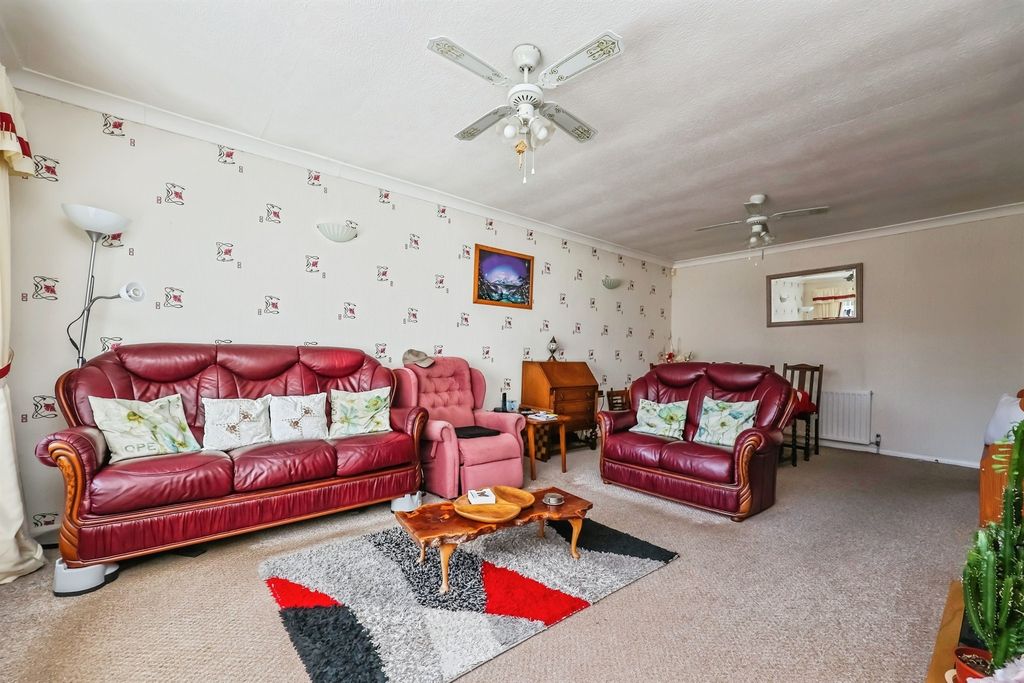 Property photo 3 of 20