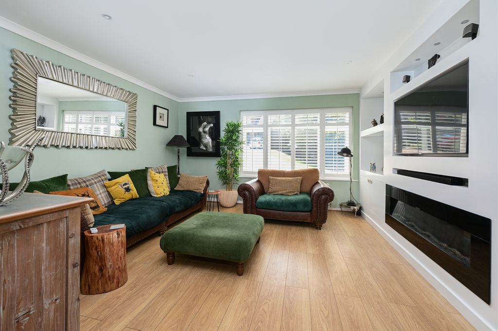 Property photo 2 of 9 3-Peddlars-Grove (3)