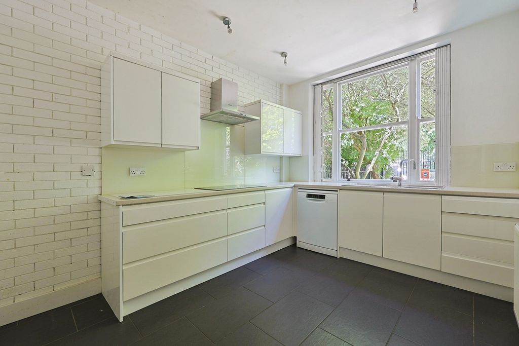 Property photo 2 of 19 Kitchen