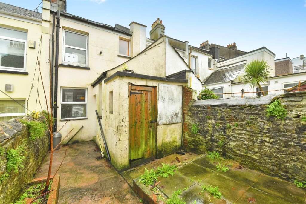 Property photo 2 of 18