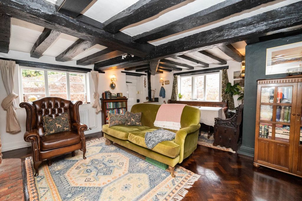 Property photo 2 of 21