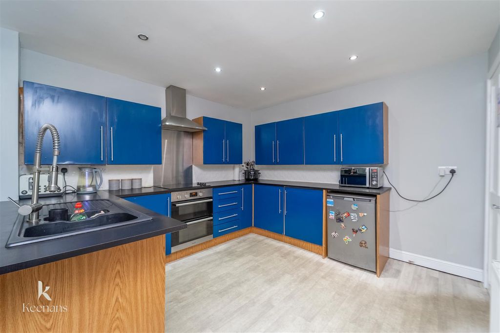 Property photo 3 of 30