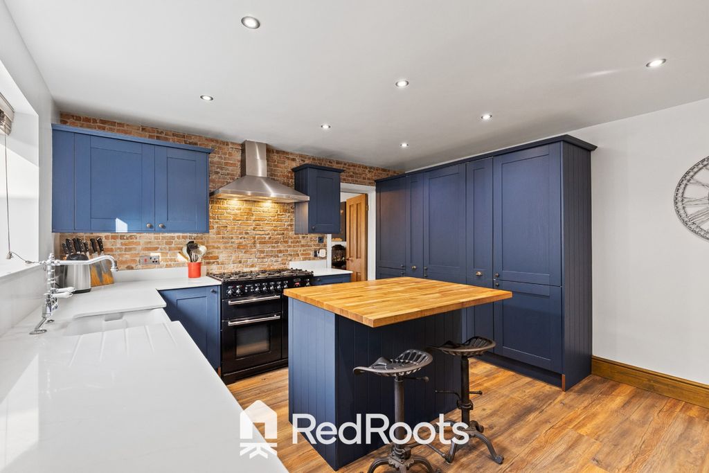 Property photo 1 of 42 4903042
