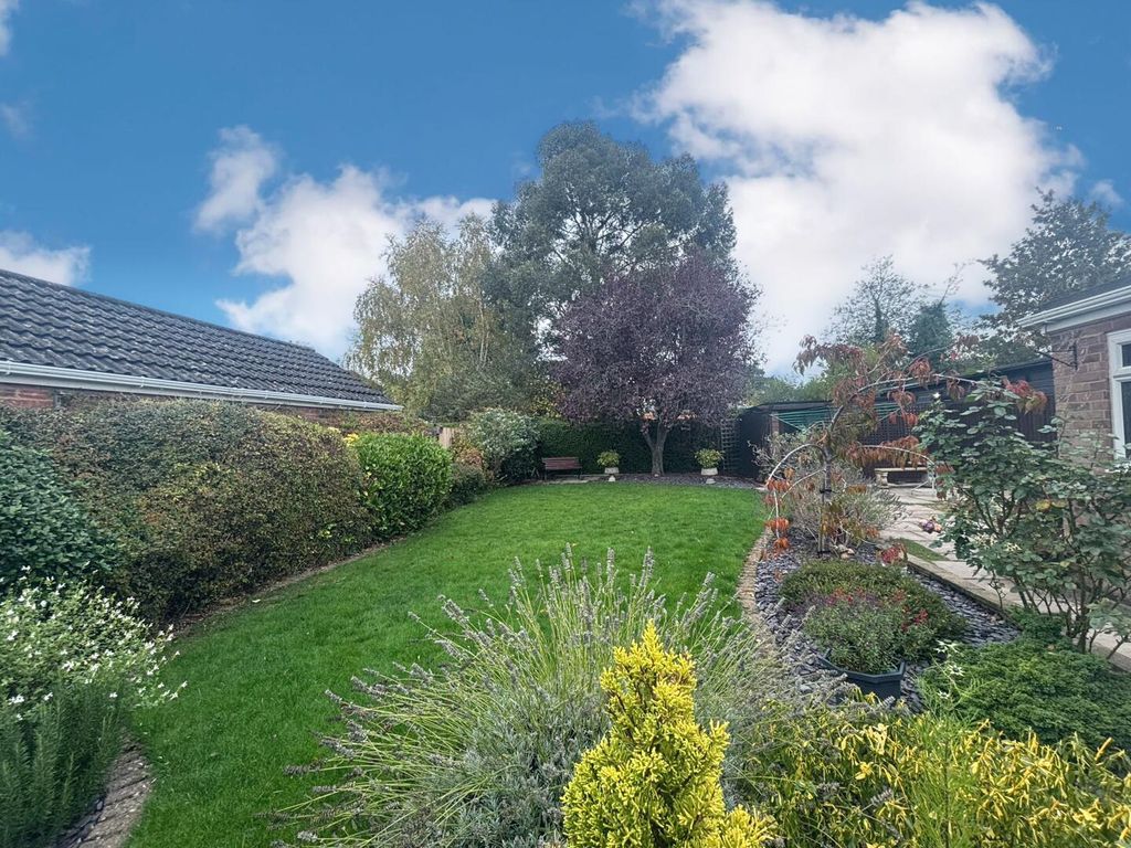 Property photo 2 of 14 Garden