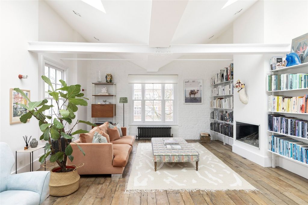 Property photo 3 of 15 Picture No. 02