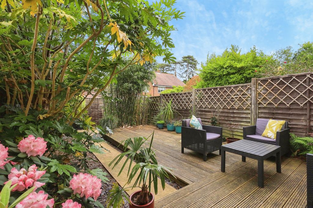 Property photo 2 of 19