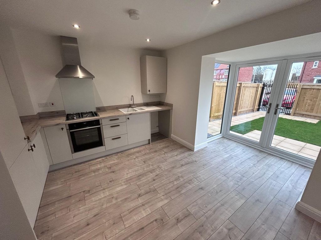 Property photo 2 of 18 Kitchen/Diner