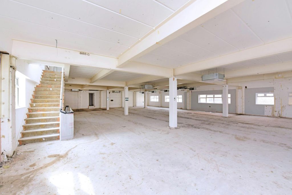Property photo 3 of 10 31 Colville Rd 22.Jpg