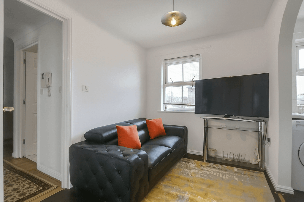 Property photo 3 of 7 Gallery