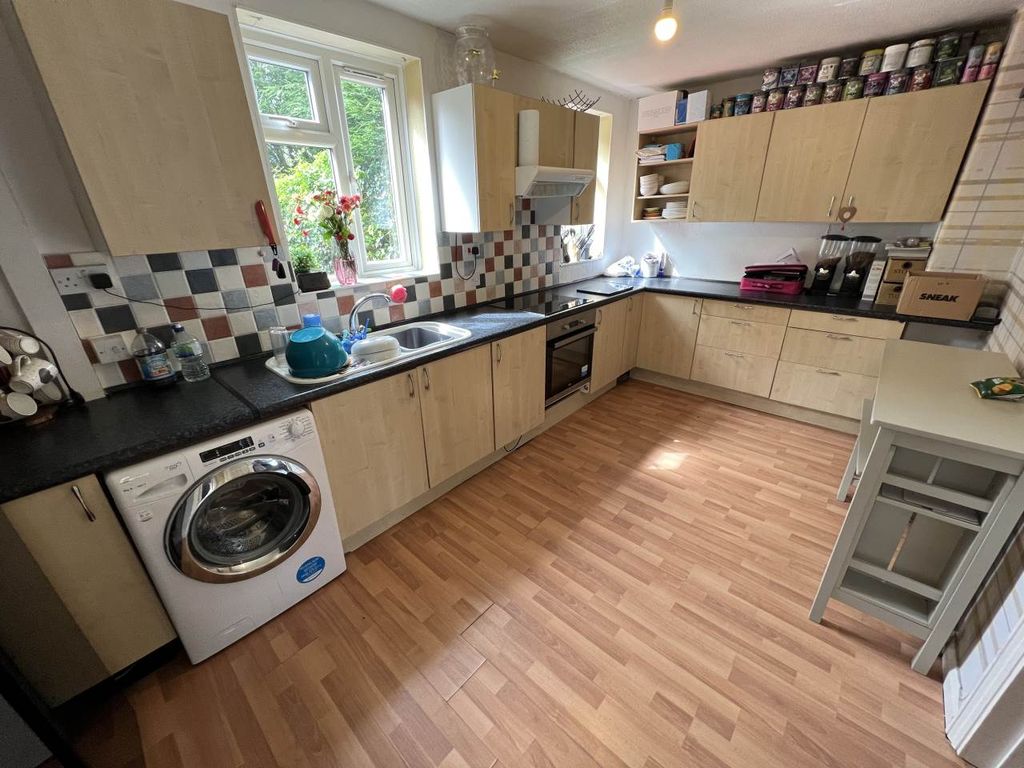 Property photo 2 of 13 Kitchen