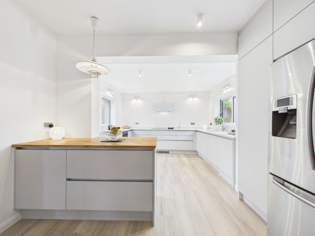 Property photo 3 of 41 4476025