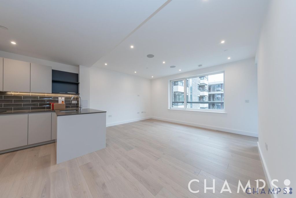 Property photo 1 of 24 2 Bed Flat, 2 Tannery Way, London Square Bermondsey Se1