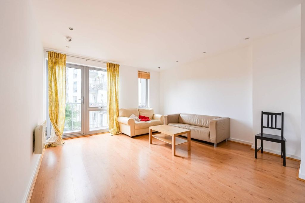 Property photo 2 of 12