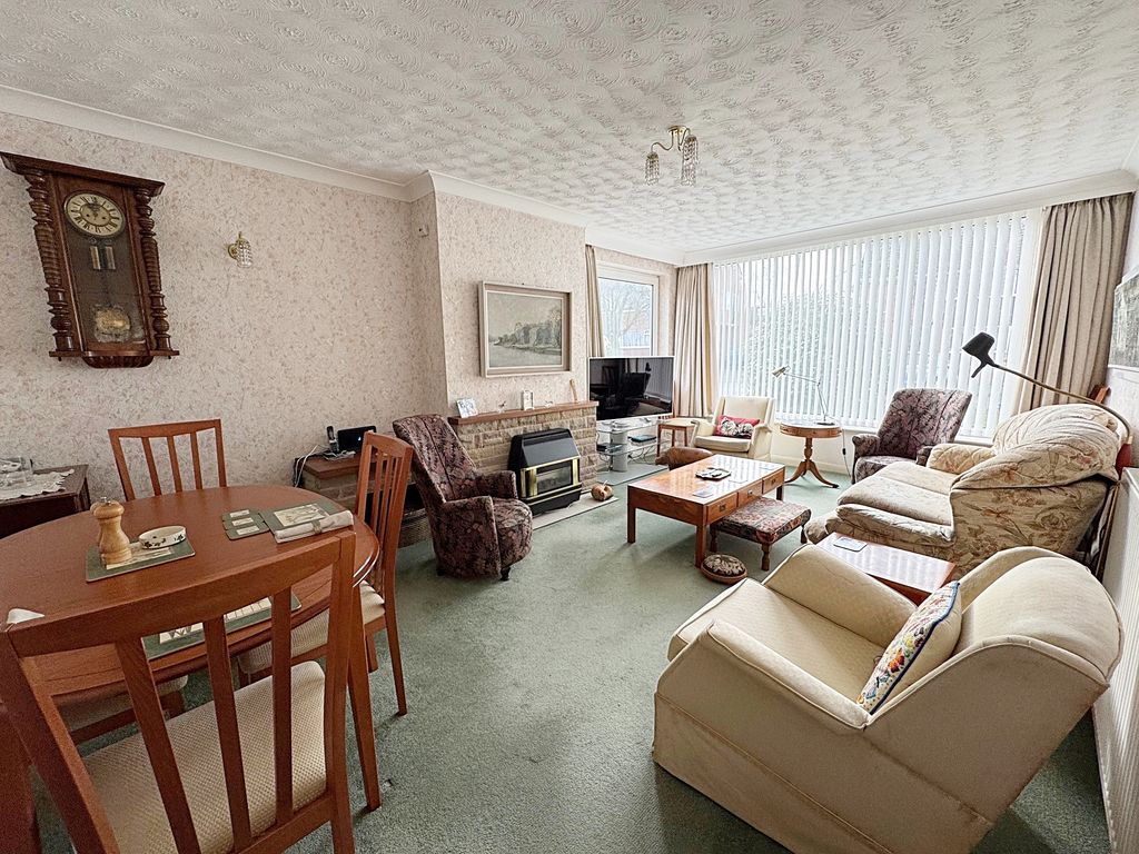Property photo 3 of 12 14