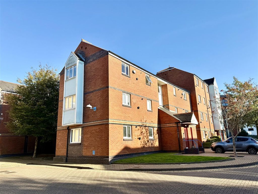 Property photo 1 of 11