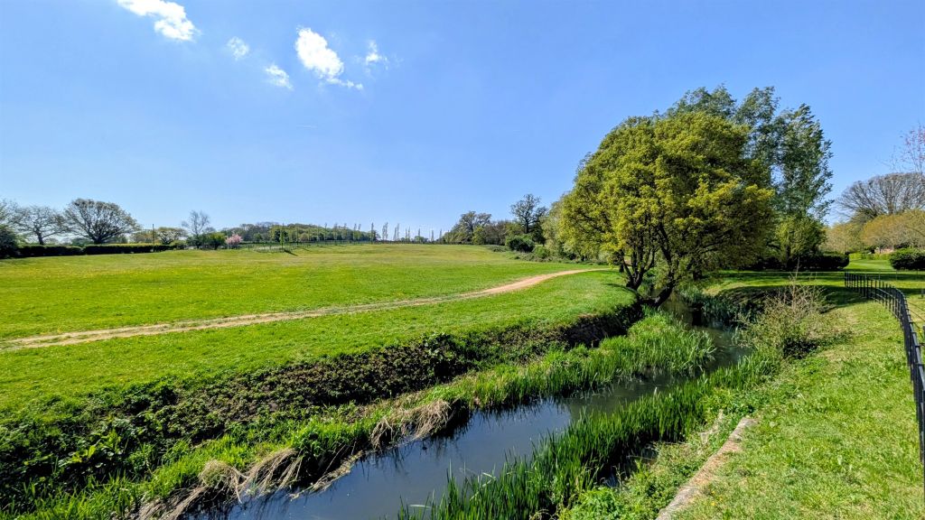 Property photo 2 of 33