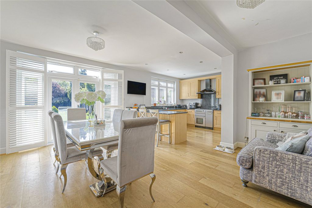 Property photo 2 of 37 Picture No. 53