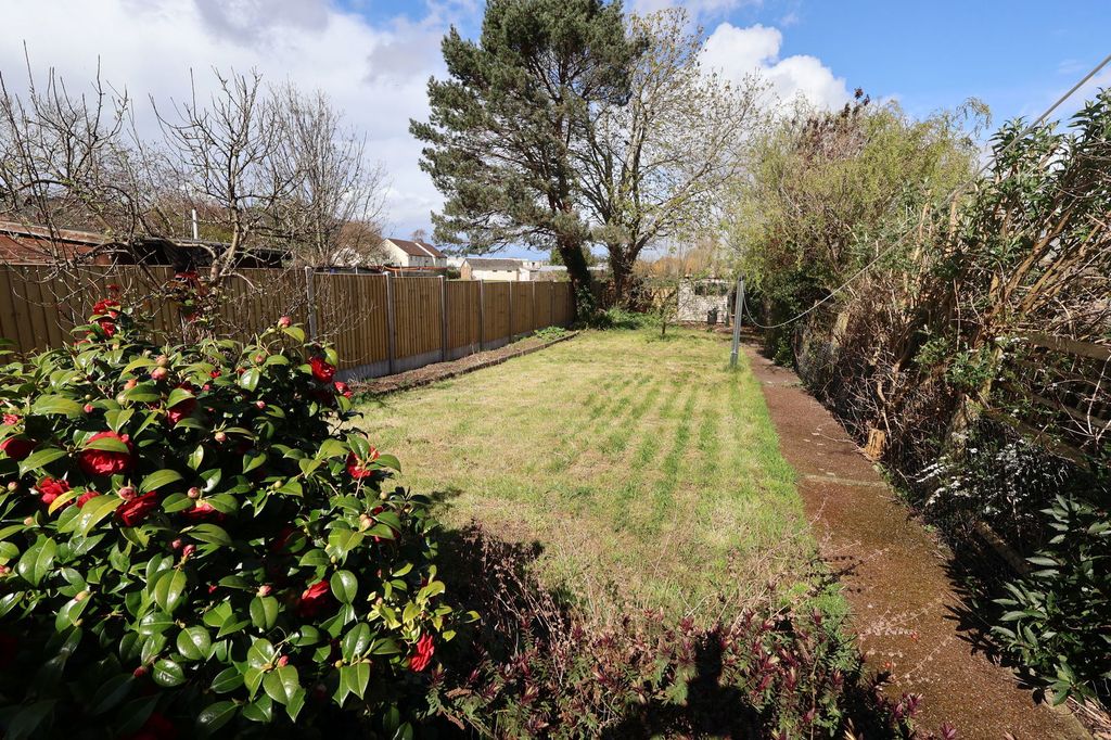 Property photo 2 of 11
