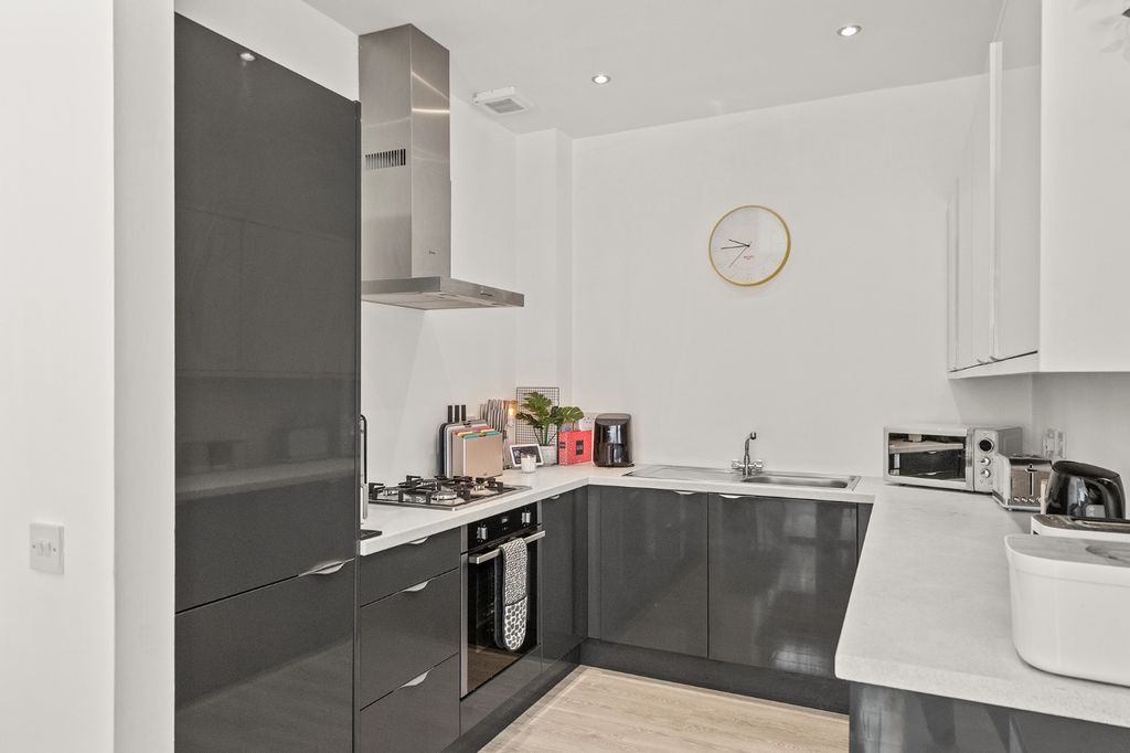 Property photo 3 of 28 5302806