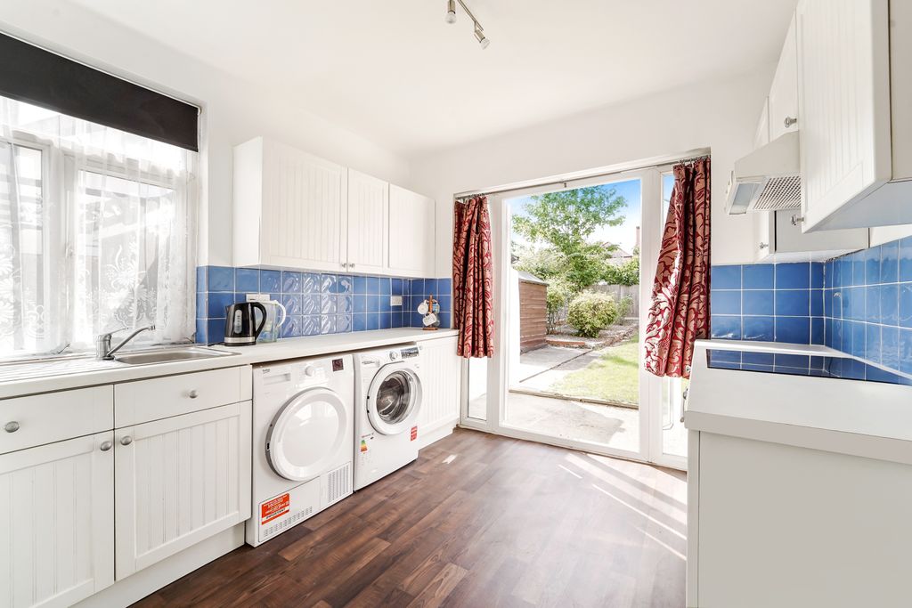 Property photo 2 of 18 Picture No. 10