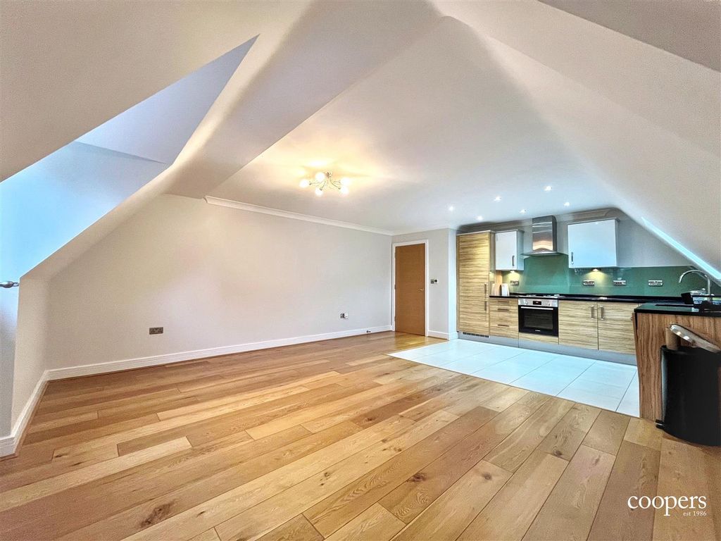 Property photo 2 of 11 Lounge 2 (2).Jpg