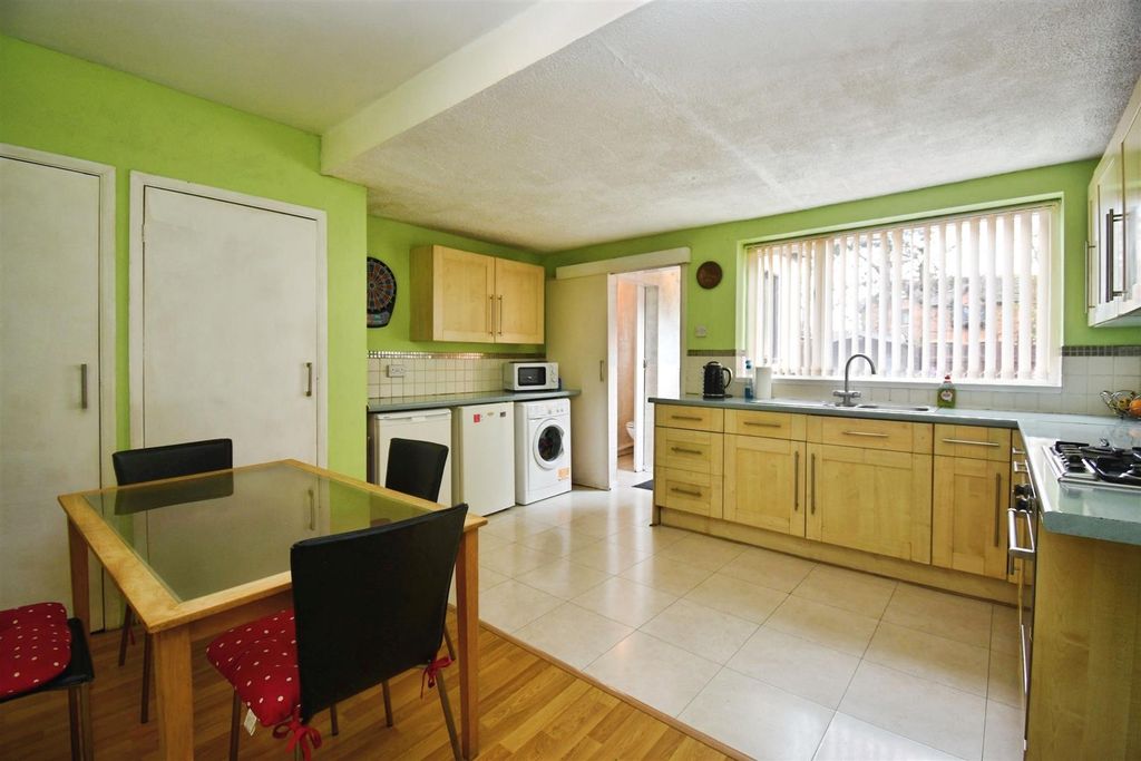 Property photo 3 of 19 1917A045-U 20 2811 29.Jpg