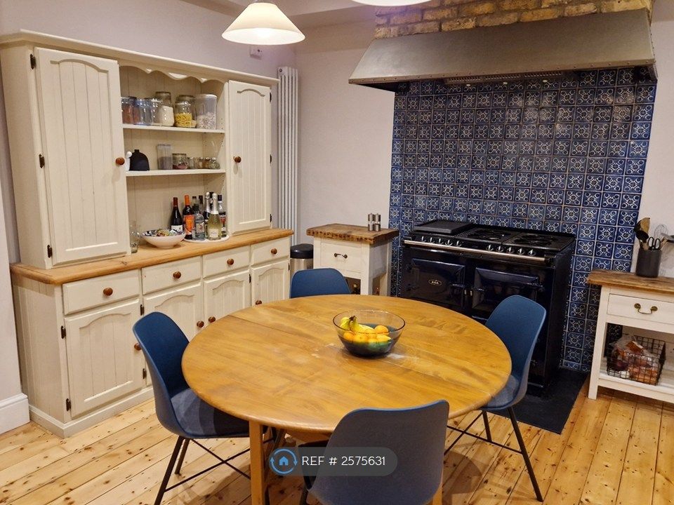 Property photo 3 of 13 Kitchen